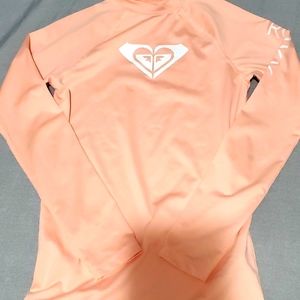 Long sleeve roxy rashgurad.